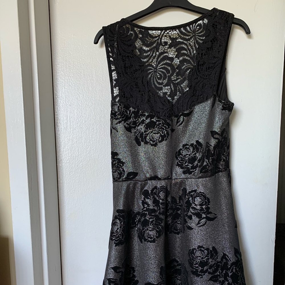 Trixxi brand Black & Floral Skater Dress Sz Med